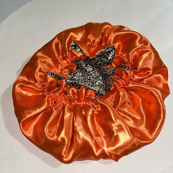 Leopard Print Satin Hair Bonnet - Picture 3 of 3
